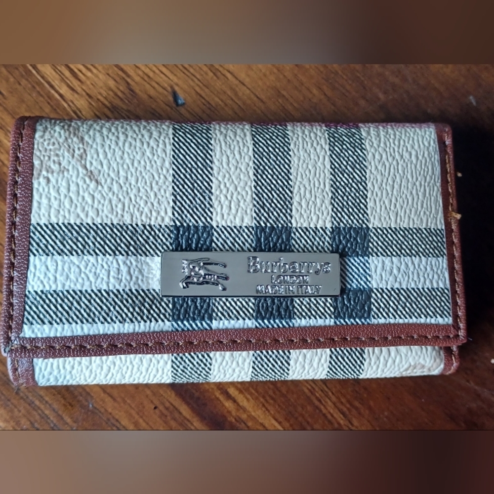 NIB Burberrys Rare Vintage Key Case